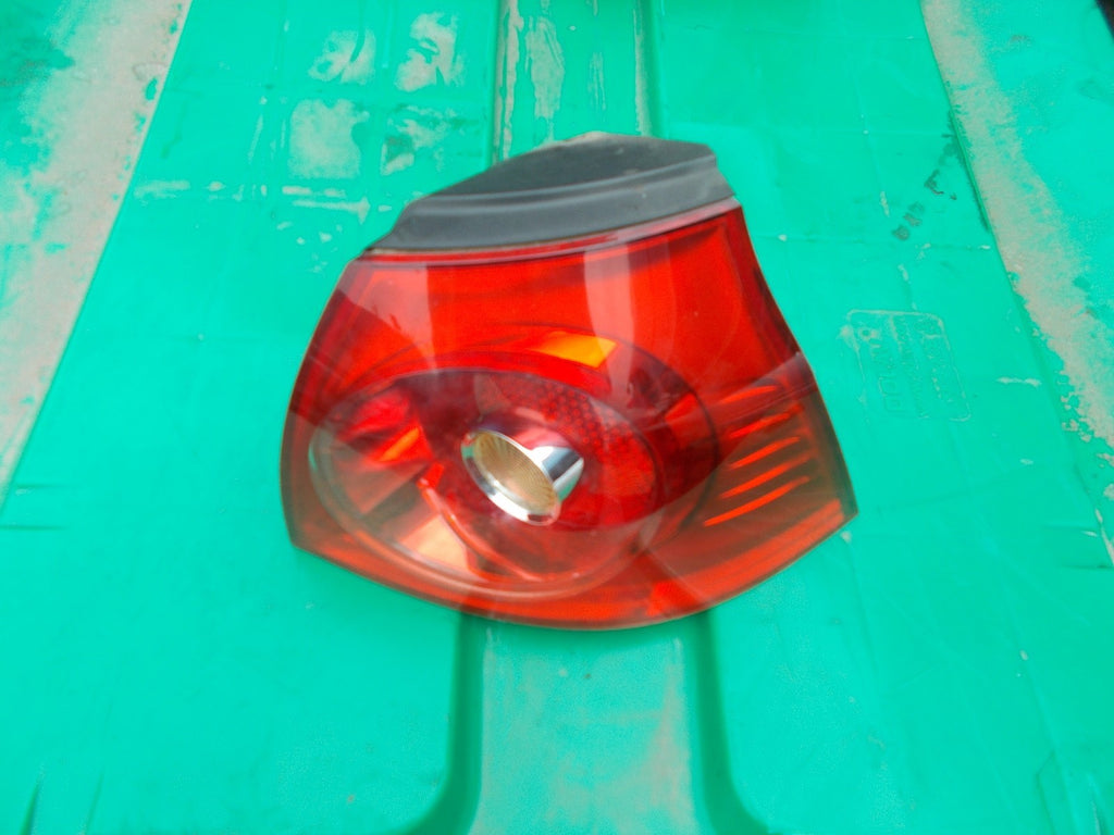 VOLKSWAGEN GOLF MK5 OS DRIVER SIDE REAR LIGHT 1K6945096G