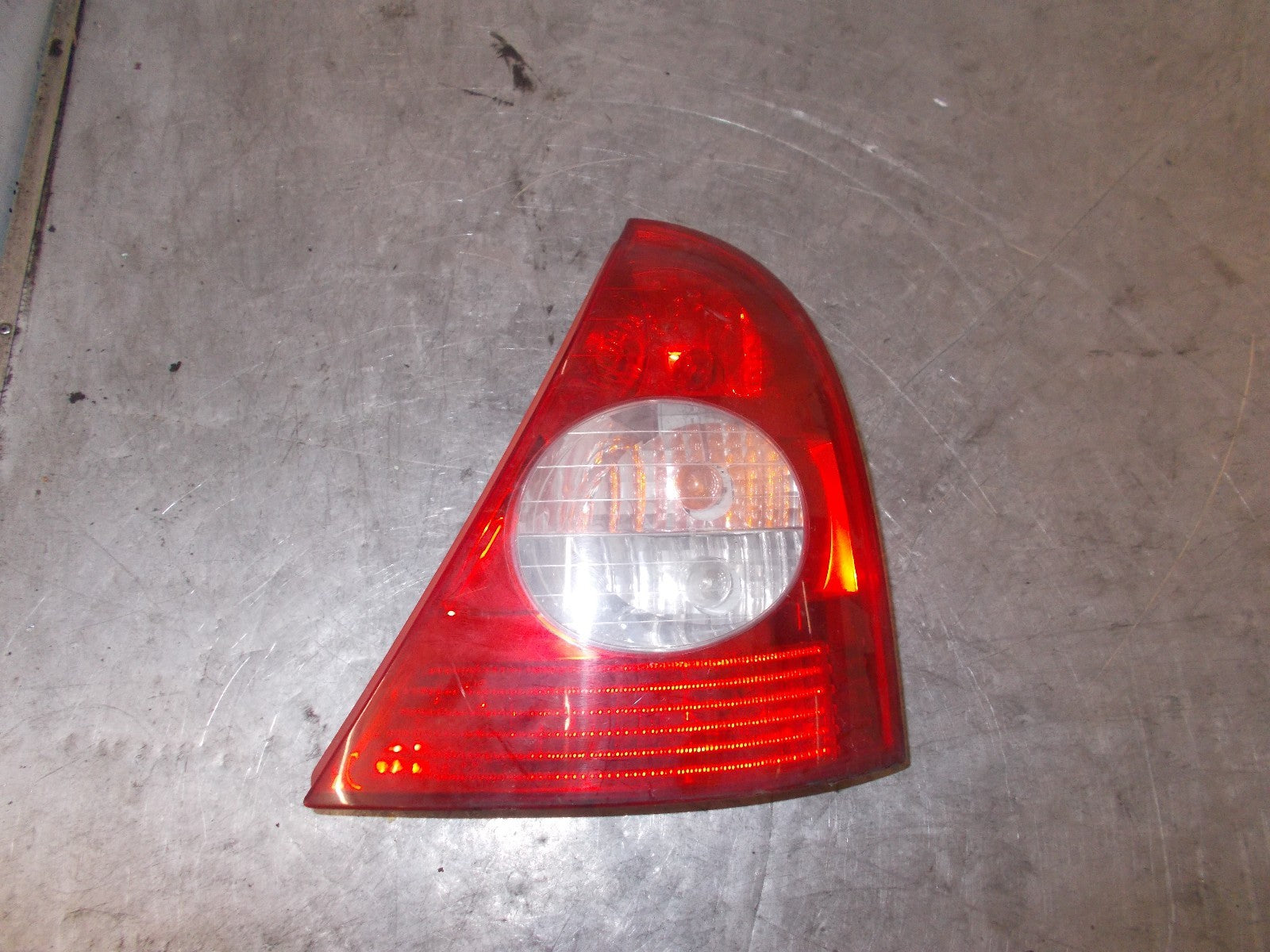 RENAULT CLIO MK2 OSR DRIVER SIDE REAR LIGHT 8200071414