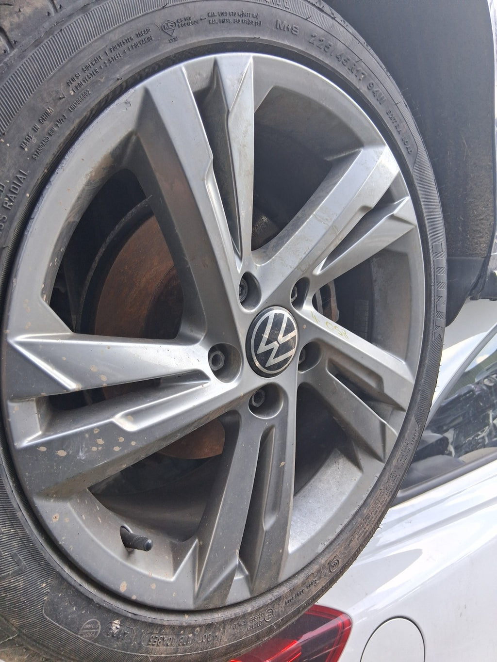 2022 VW VOLKSWAGEN GOLF MK8 R LINE 17 INCH ALLOY WHEEL WITH TYRE 225/45R17