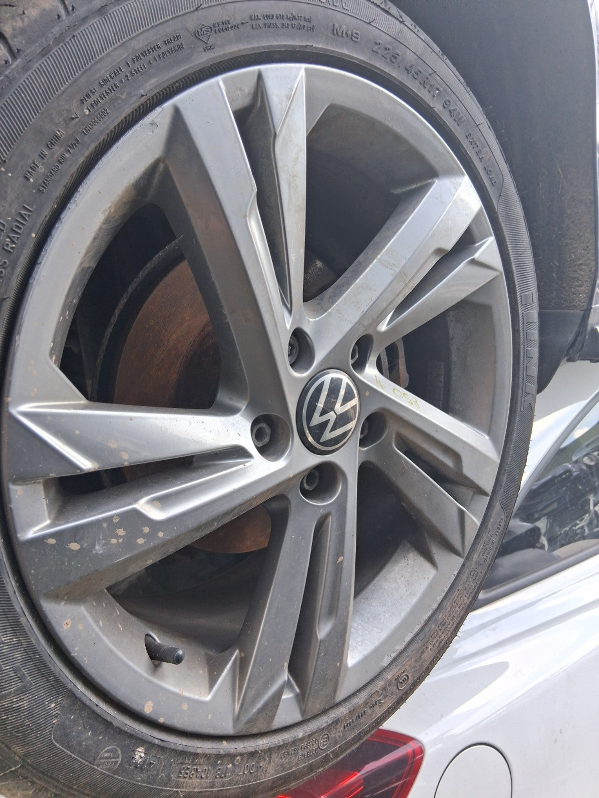 2022 VW VOLKSWAGEN GOLF MK8 R LINE 17 INCH ALLOY WHEEL WITH TYRE 225/45R17