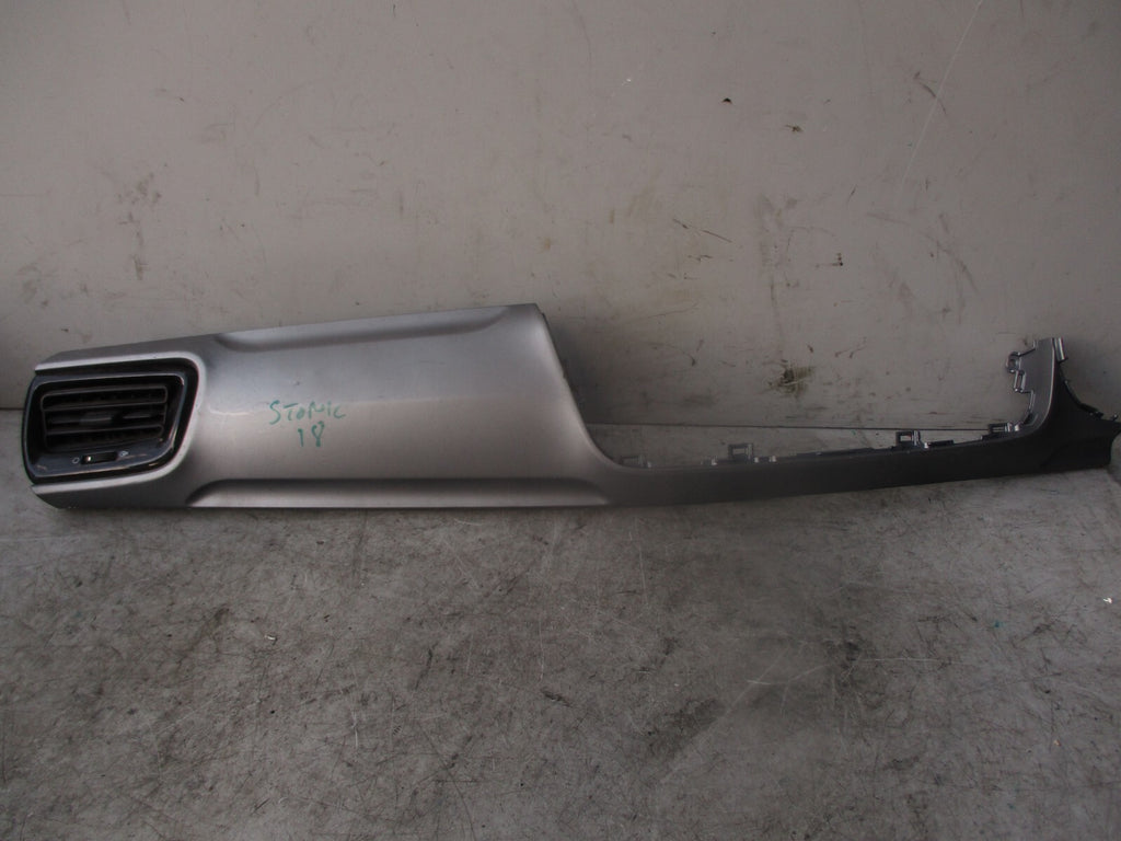 2018 KIA STONIC PASSENGER FRONT AIR VENT & DASHBOARD PANEL COVER TRIM 84721H8RA0