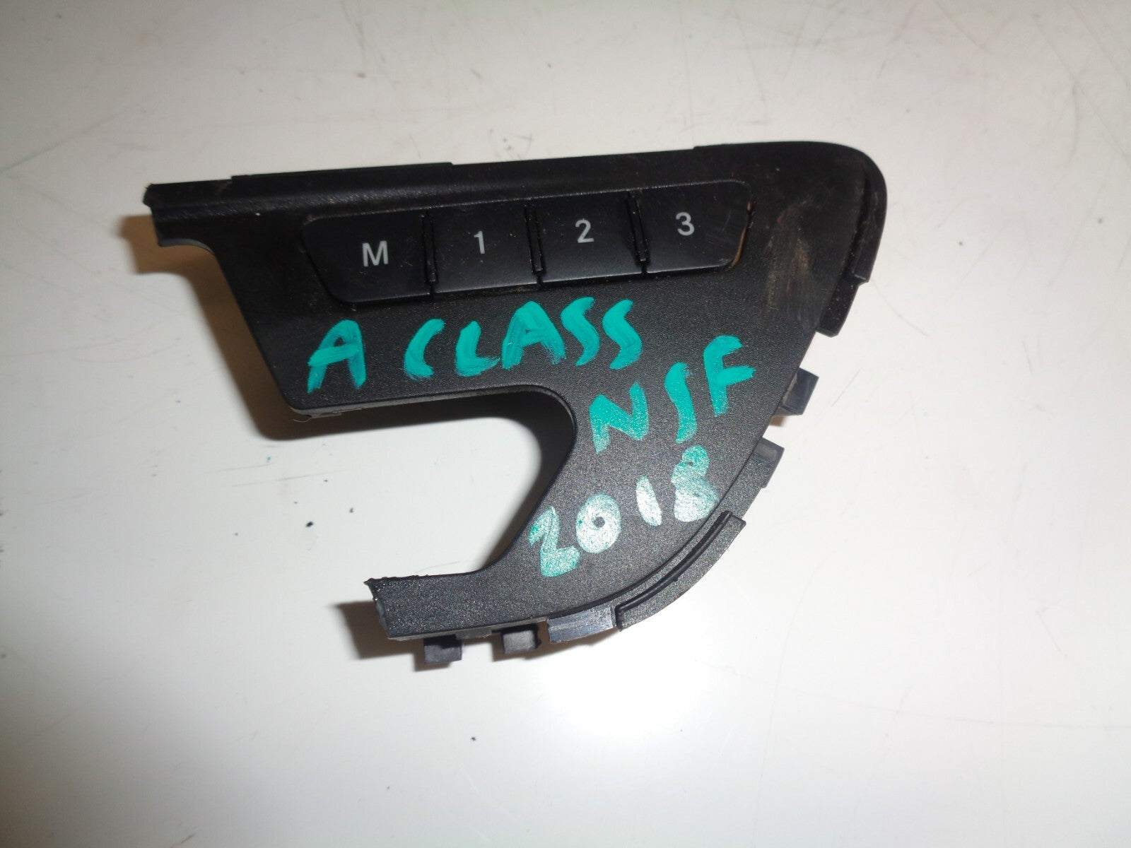 MERCEDES BENZ A-CLASS 2018 W176 A200D PASSENGER SIDE INTERIOR DOOR SWITCHES