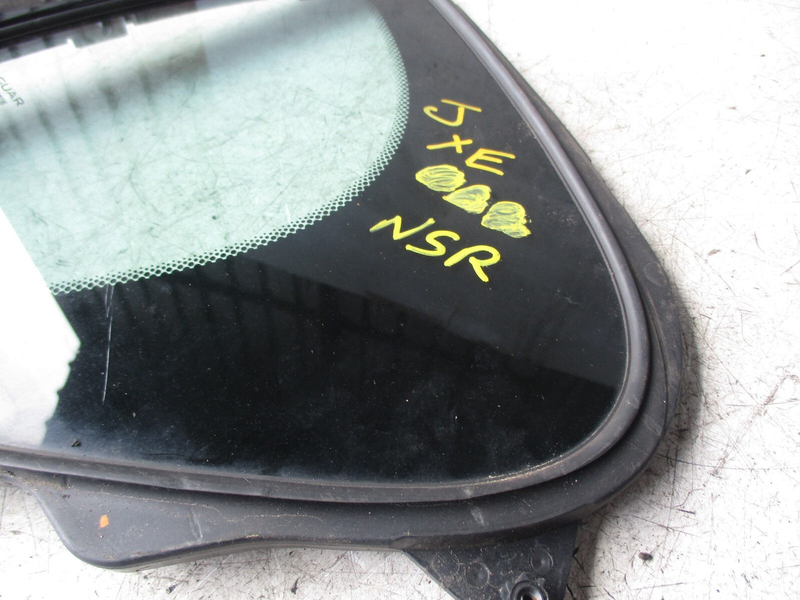 JAGUAR XE 2017 NSR PASSENGER SIDE REAR DOOR QUARTER WINDOW GLASS