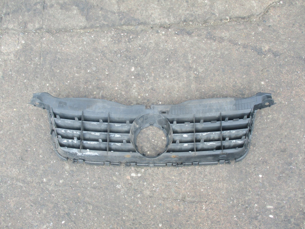 VW VOLKSWAGEN PASSAT B5 FRONT BUMPER GRILL 3B0853651L