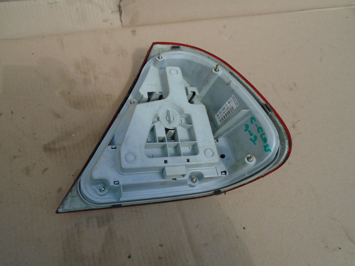 MERCEDES C CLASS W202 2002 NSR PASSENGER SIDE REAR BRAKE TAIL LIGHT CLUSTER