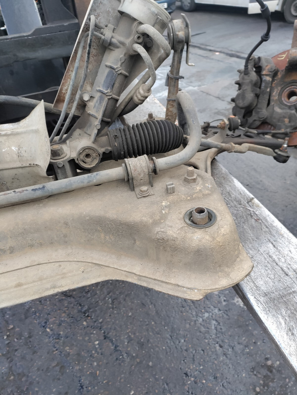 VAUXHALL VIVARO MK1 2012 STEERING RACK 6700000464