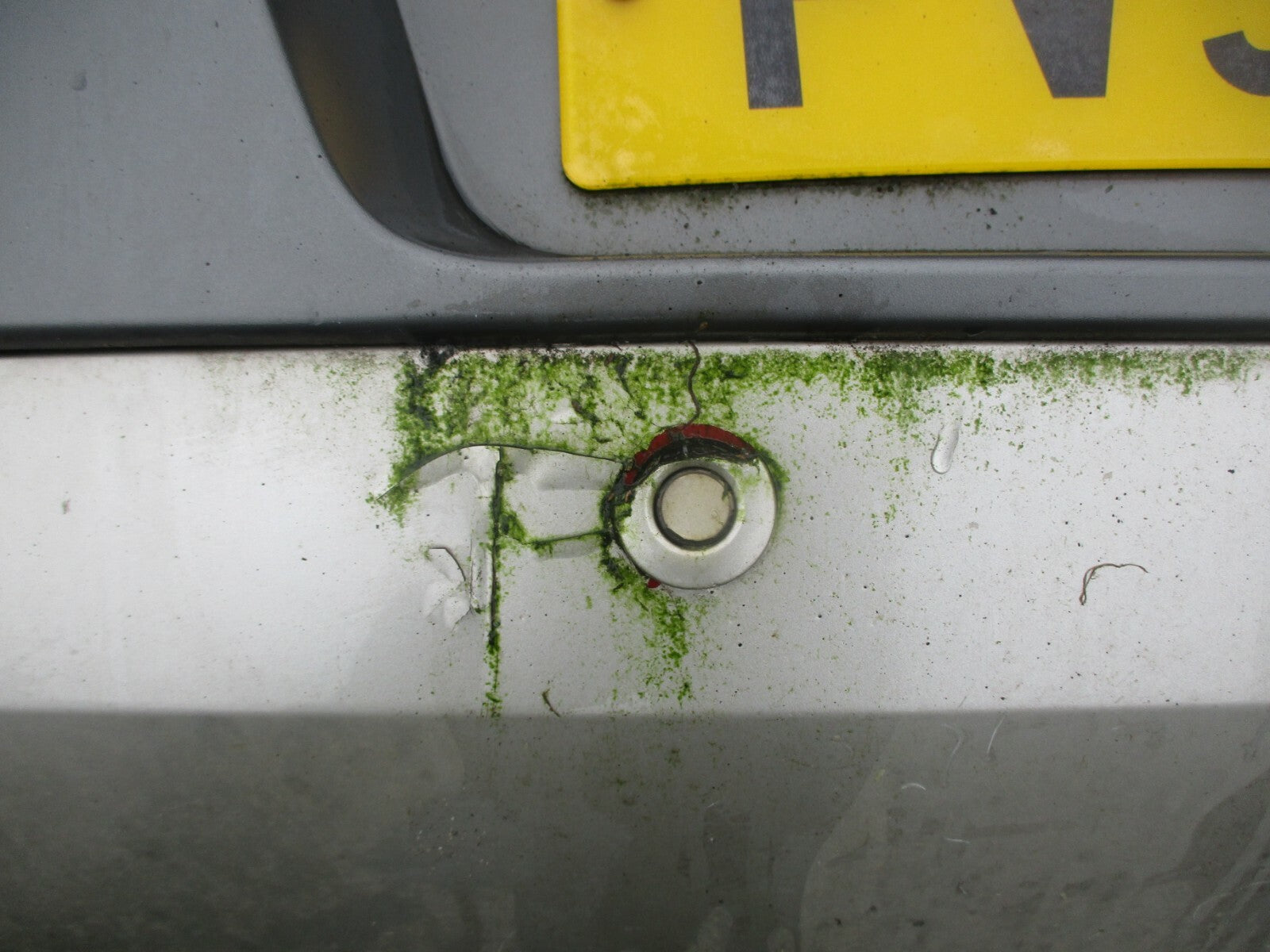 RENAULT MEGANE MK2 2006 COMPLETE REAR BUMPER & REVERSE SENSORS BEIGE GOLD