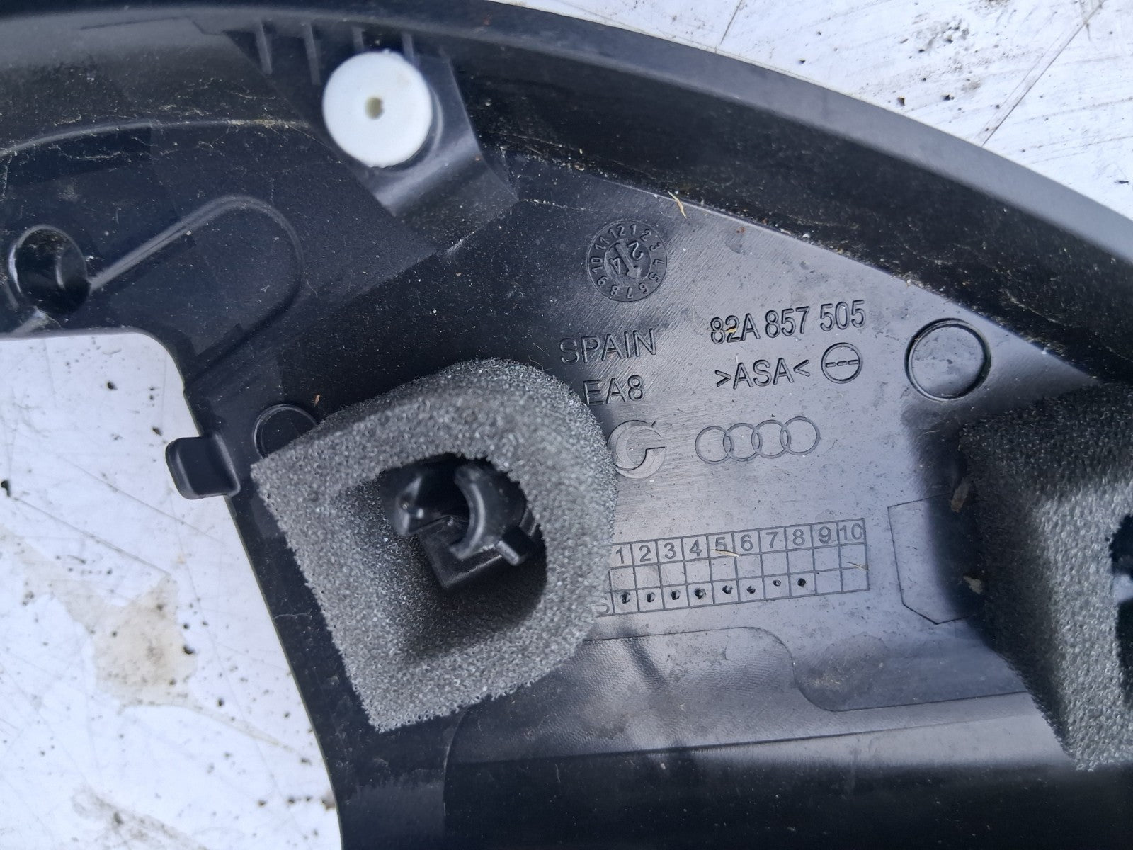2024 AUDI A1 S LINE MK2 NSF PASSENGER SIDE FRONT LEFT DOOR TRIM 82A857505