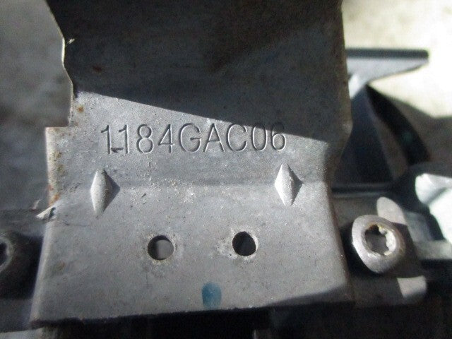 2008 PEUGEOT EXPERT DOOR HANDLE BRACKET 1184GAC06