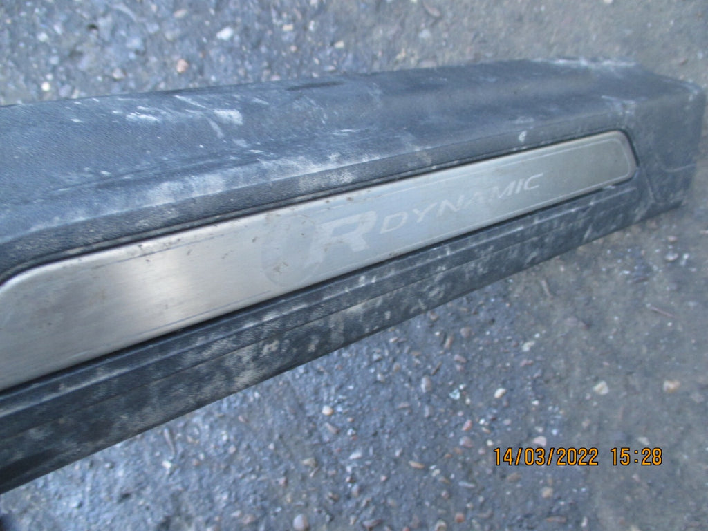 JAGUAR XE 2019 PASSENGER SIDE FRONT SILL COVER KICK TRIM GX73-13201-E R DYNAMIC