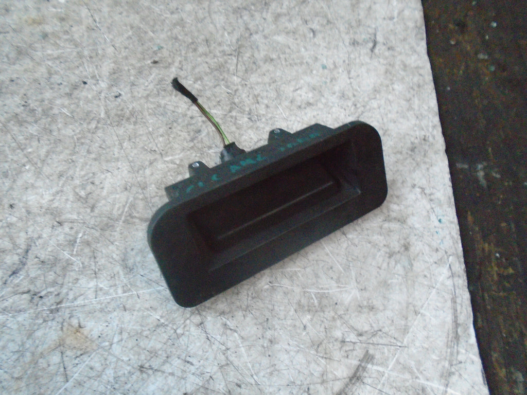 MERCEDES CLC CLASS W203 2010 REAR TAILAGATE BOOT RELEASE HANDLE A2037501093