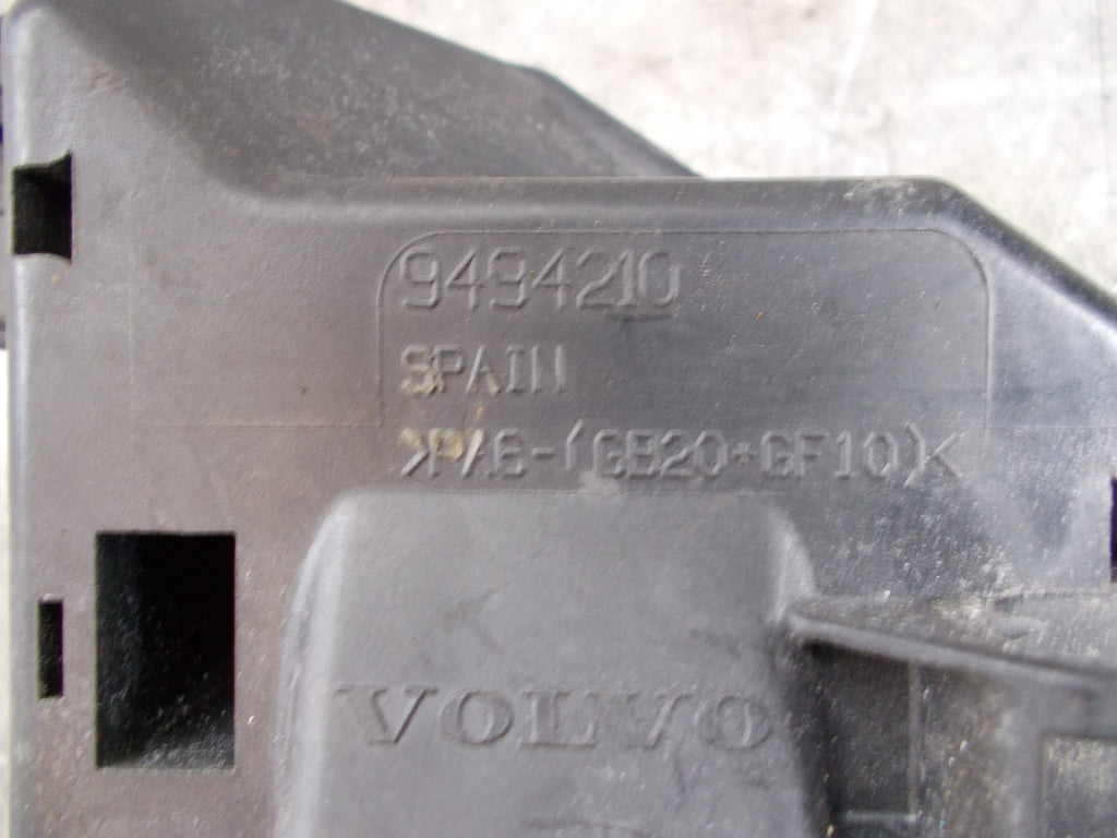 VOLVO S60 S80 V70 XC70 XC90 FUSE BOX RELAY 9494210