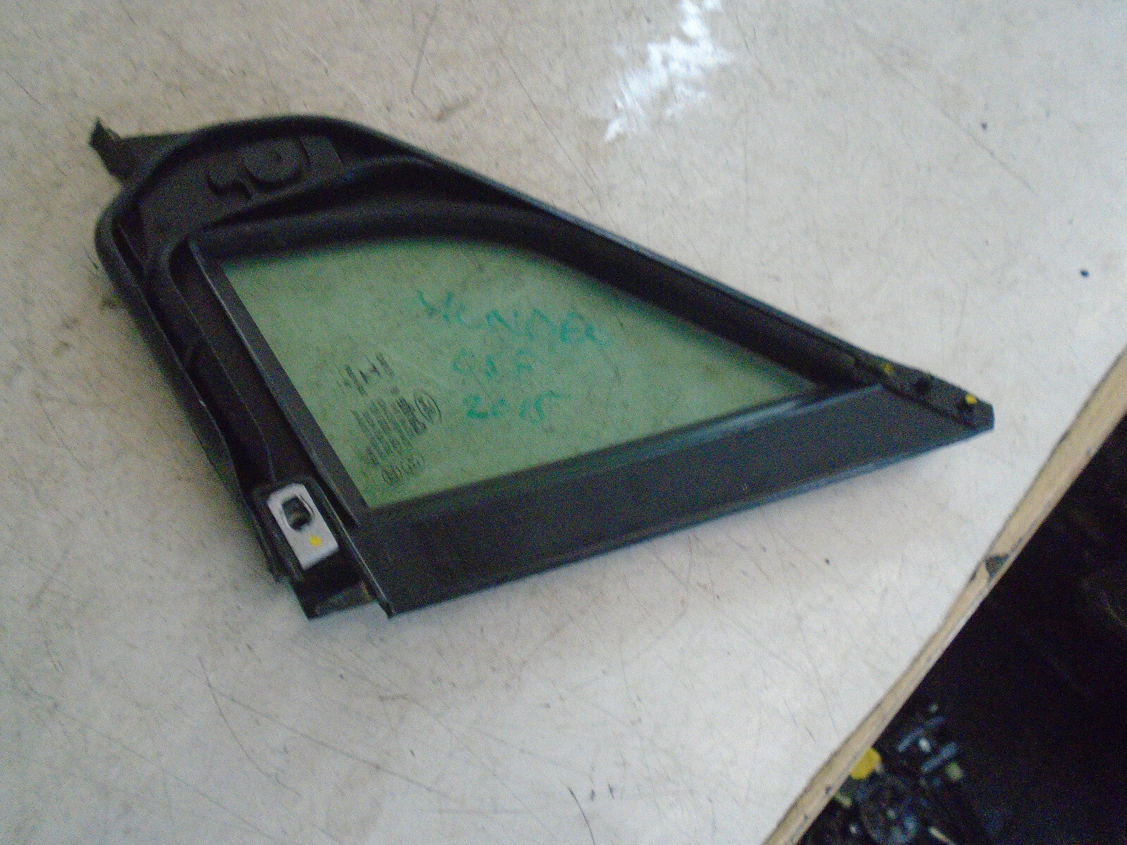 FORD MONDEO MK5 2015 OSF DRIVER SIDE FRONT DOOR QUARTER WINDOW GLASS