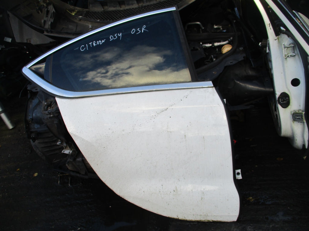 CITROEN DS4 2016 HATCHBACK OSR DRIVER SIDE REAR COMPLETE DOOR WHITE