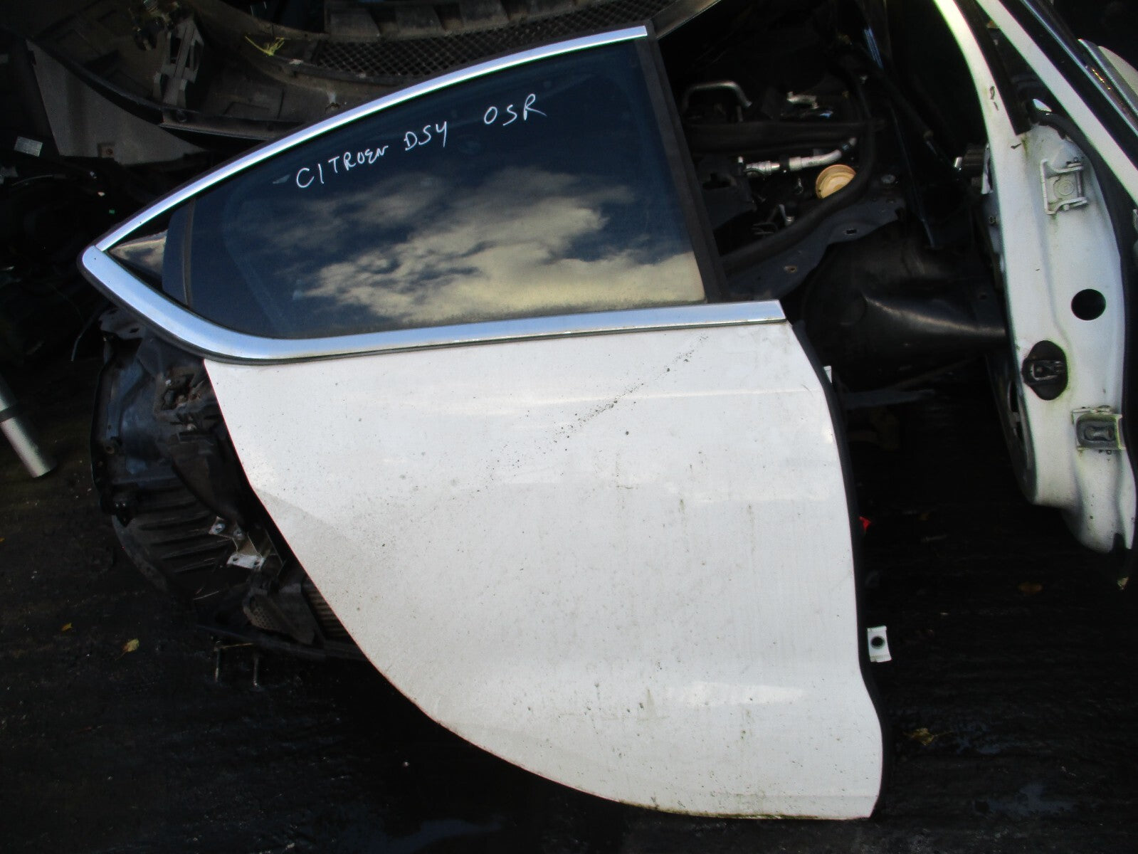 CITROEN DS4 2016 HATCHBACK OSR DRIVER SIDE REAR COMPLETE DOOR WHITE