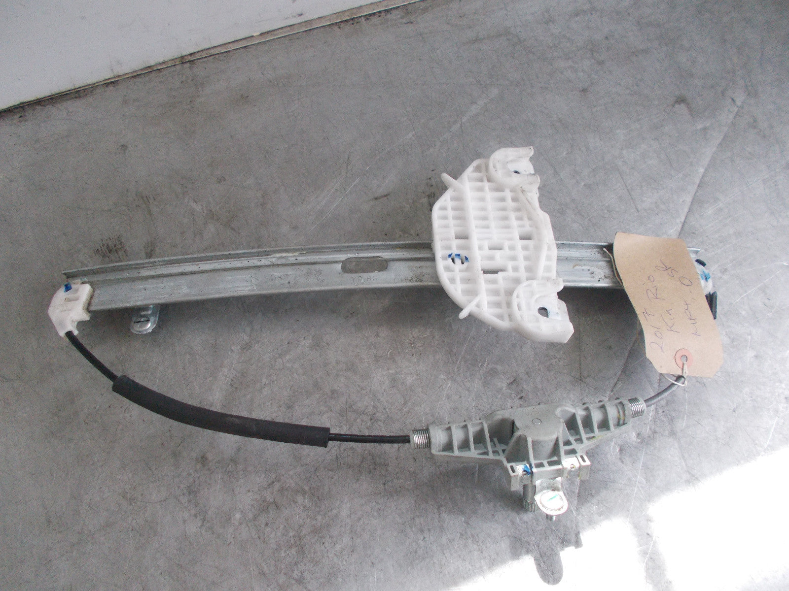 KIA RIO MK3 2017 OSR DRIVER SIDE REAR MANUAL WINDOW REGULATOR