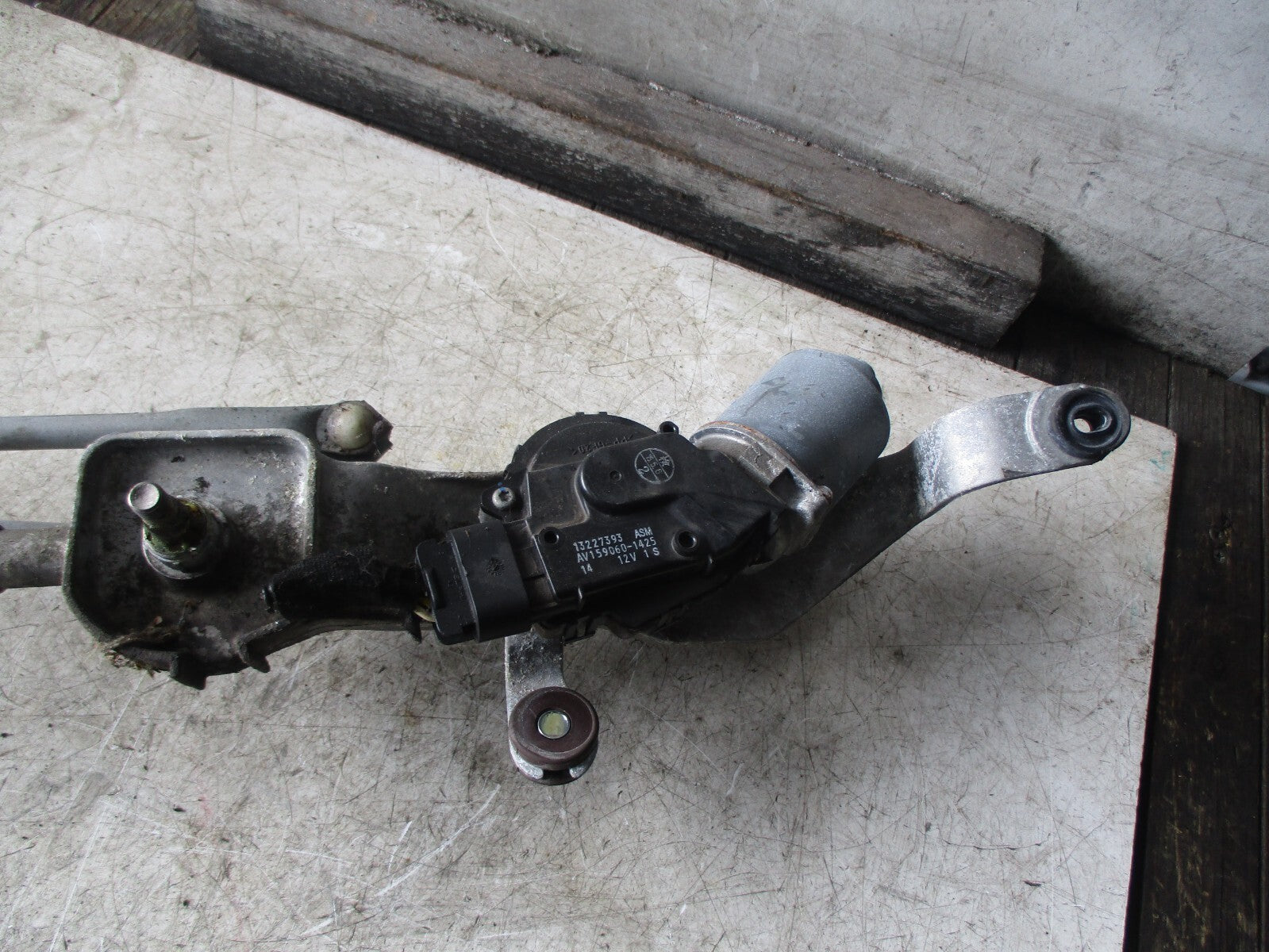 VAUXHALL INSIGNIA 2010 FRONT WIPER MOTOR LINKAGES 13227393