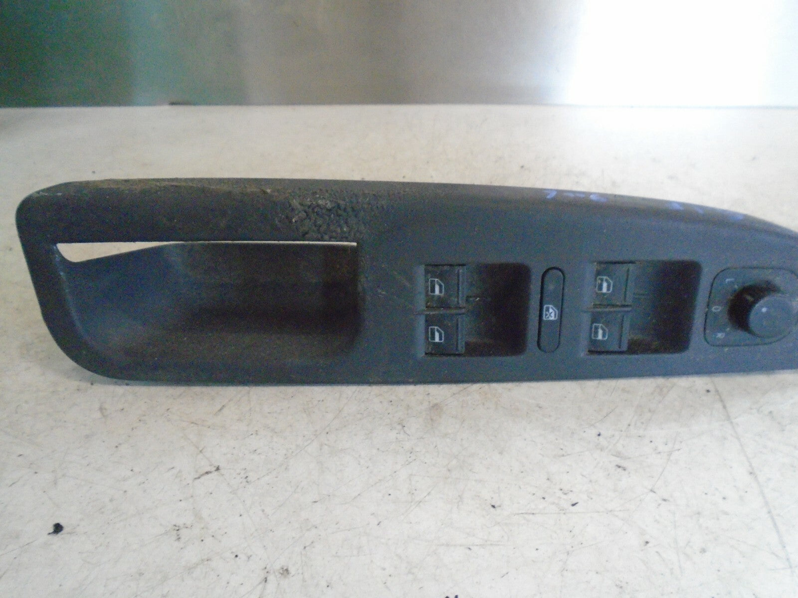 VOLKSWAGEN GOLF 2006 MK5 DRIVER WINDOW SWITCH PACK TRIM 1K4868050B