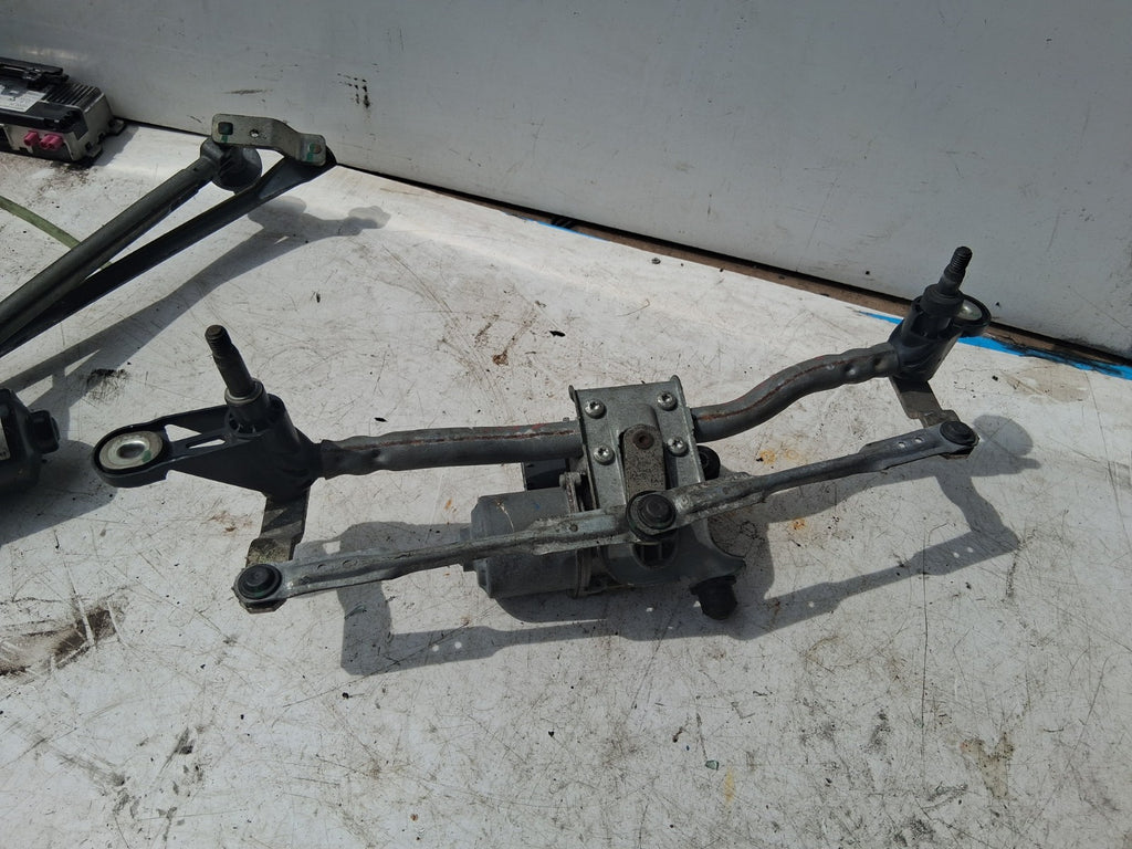 2021 FORD ECOSPORT FRONT WINDSCREEN WIPER MOTOR LINKAGE GN1517500BC