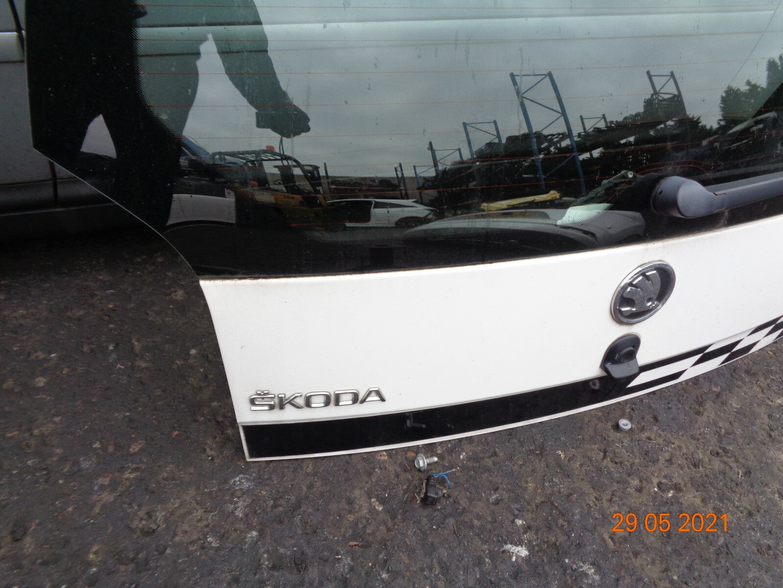 SKODA CITIGO 2016 COMPLETE TAILGATE BOOT LID WHITE LB9A BOOT REAR PANEL WIPER