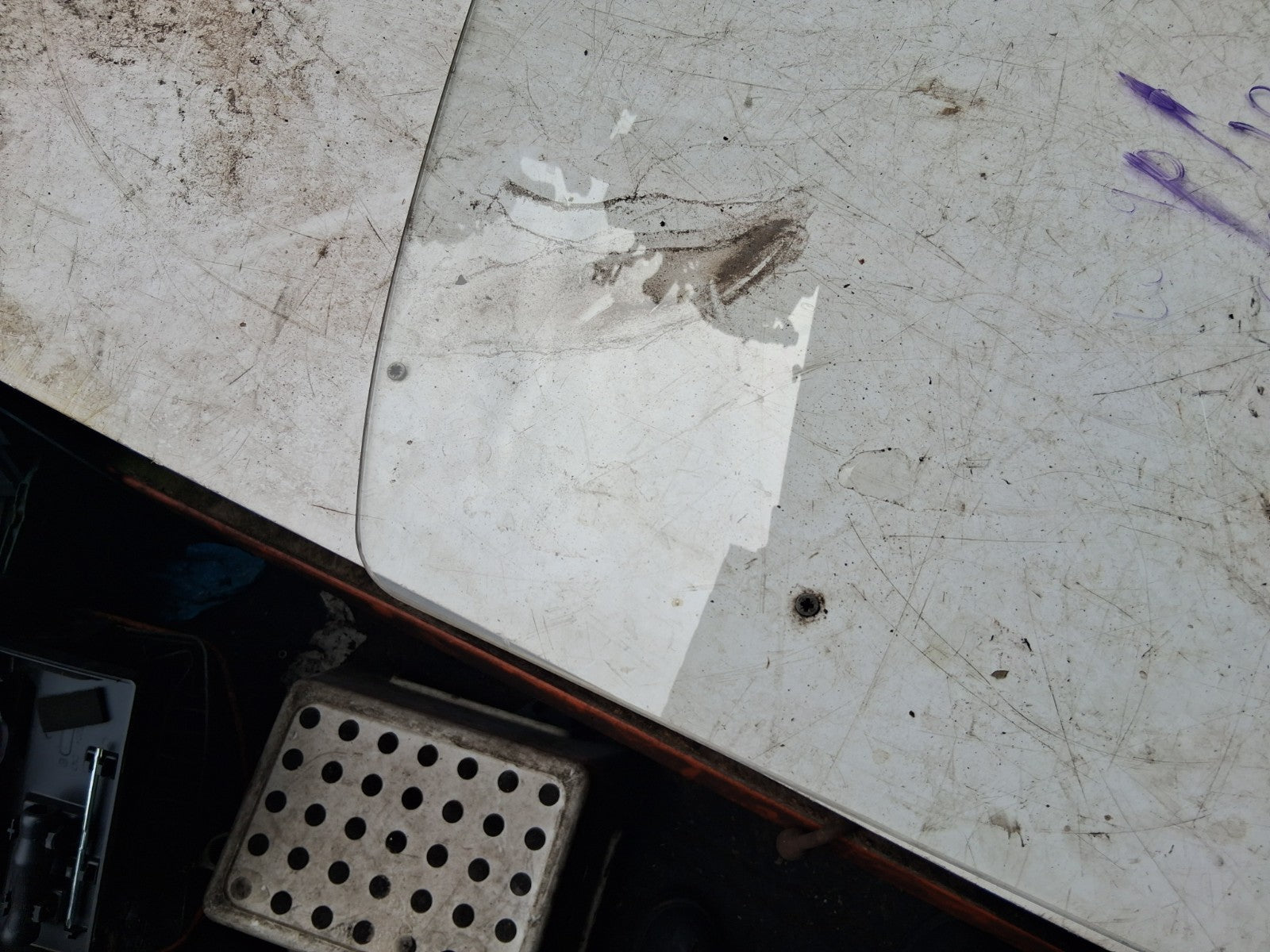2010 MERCEDES BENZ SPRINTER W906 NSF PASSENGER SIDE FRONT LEFT WINDOW GLASS
