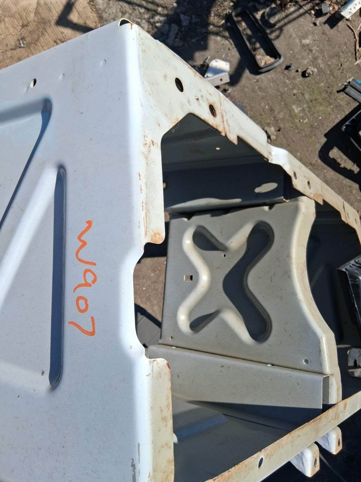2020 MERCEDES BENZ SPRINTER W907 NSF PASSENGER SIDE LEFT SEAT BASE