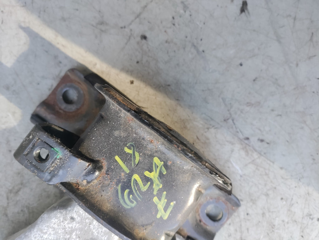 VAUXHALL CORSA E 2018 1.4 PETROL FRONT UPPER ENGINE MOUNT 13427221