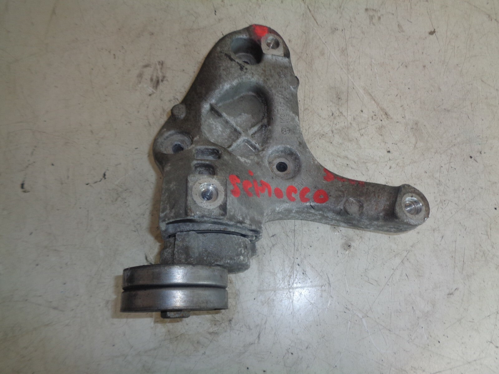 VW VOLKSWAGEN SCIROCCO 2011 1.4PETROL TSI PULLEY BELT TENSIONER MOUNT 1K0260885B