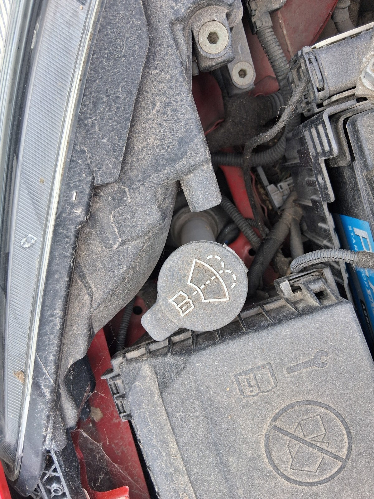 2015 VAUXHALL ASTRA J WINDSCREEN WASHER WATER BOTTLE RESERVOIR