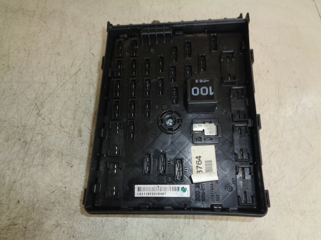 VW VOLKSWAGEN PASSAT B6 2007 ENGINE FUSE BOX MODULE 3C0937125