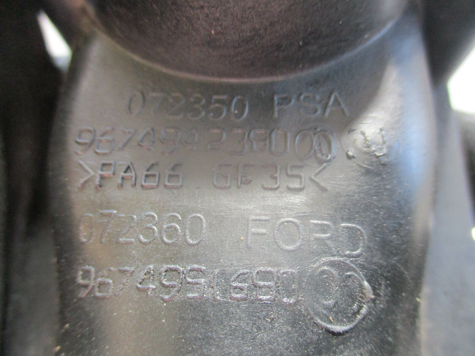 FORD FIESTA MK7 AIR INTAKE HOSE PIPE 9674951680