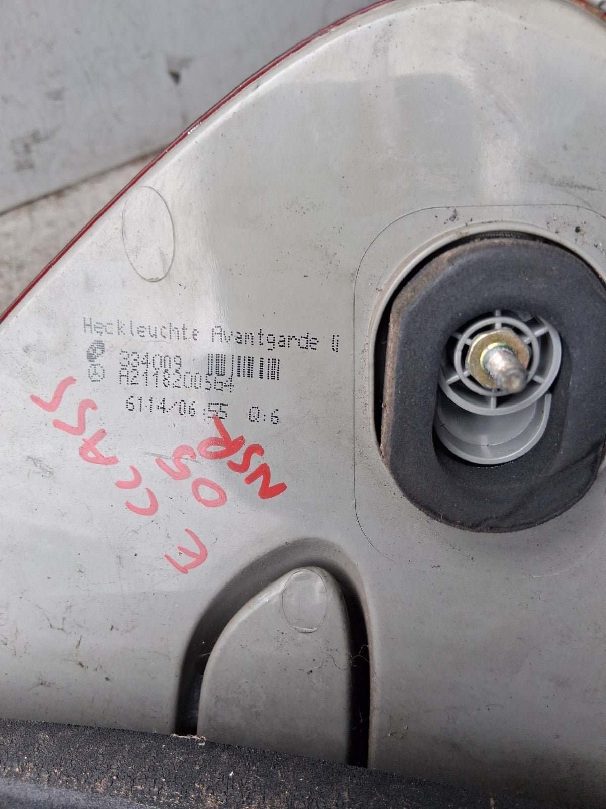 2005 MERCEDES E CLASS NSR PASSENGER REAR BRAKE STOP LIGHT LED A2118200564