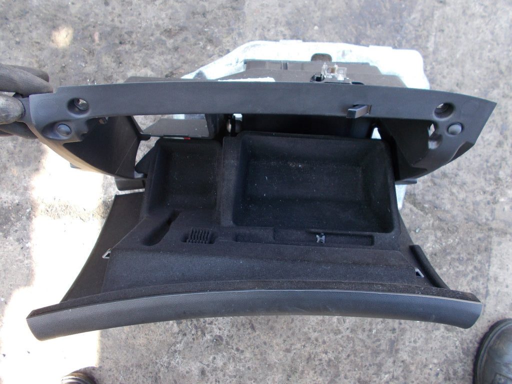 2014 VAUXHALL INSIGNIA A INTERIOR STORAGE COMPARTMENT GLOVE BOX 13273294