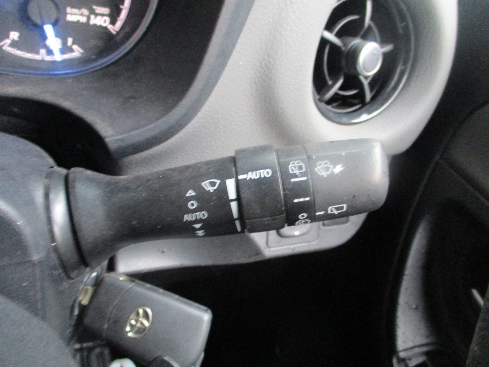 TOYOTA YARIS MK3 2018 WIPER INDICATOR STALK SWITCH SQUIB