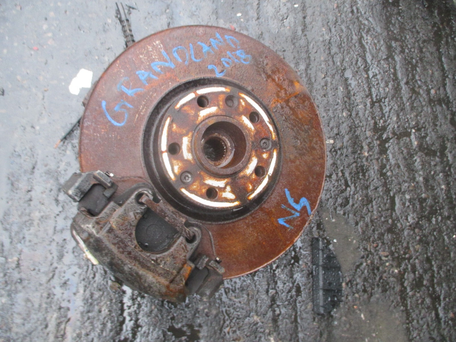 VAUXHALL GRANDLAND X 2018 1.6 DIESEL NSF PASSENGER SIDE FRONT HUB CALIPER DISC