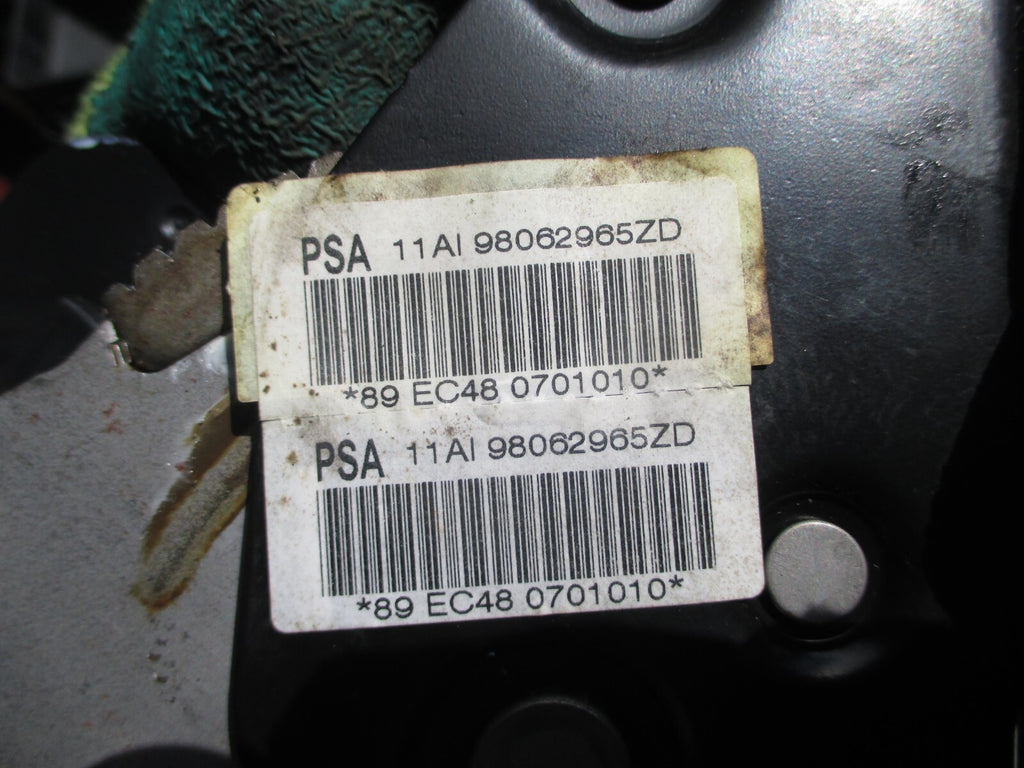 PEUGEOT 208 2016 MANUAL HANDBRAKE LEVER HANDLE MECHANISM 98062965ZD