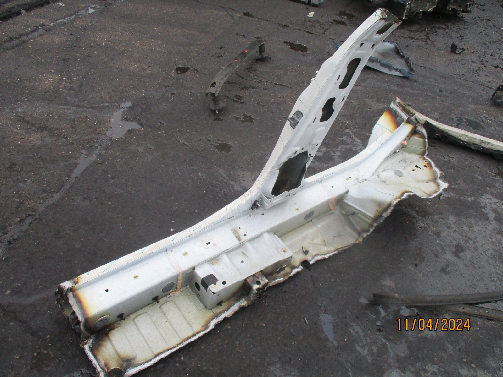 CITROEN C4 MK3 2021 OS DRIVER SIDE SILL B POST QUARTER PANEL WHITE
