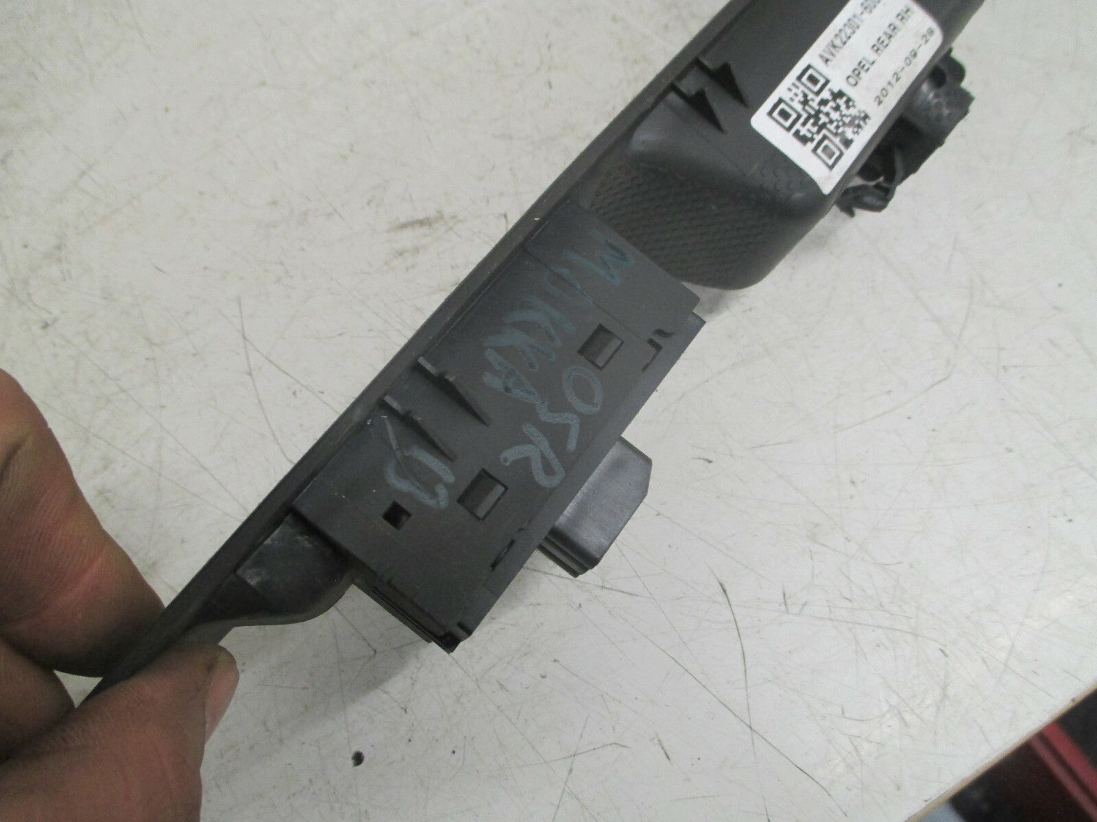 VAUXHALL MOKKA A MK1 2013 OSR DRIVER SIDE REAR WINDOW CONTROL SWITCH