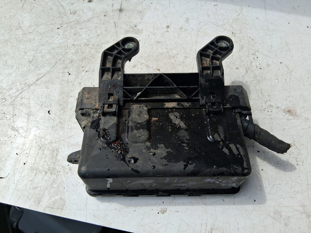 2016 VOLVO V40 1.6 DIESEL FUSE BOX RELAY ASSEMBLY