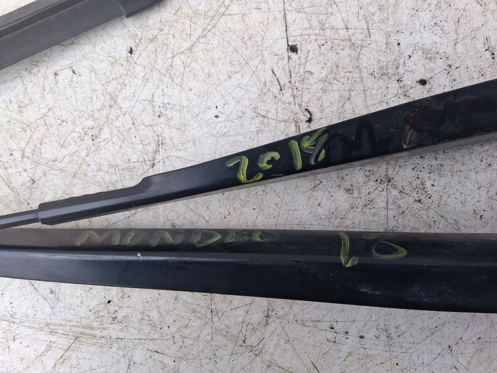 2018 FORD MONDEO MK5 FRONT WINDSCREEN BOTH WIPER ARMS