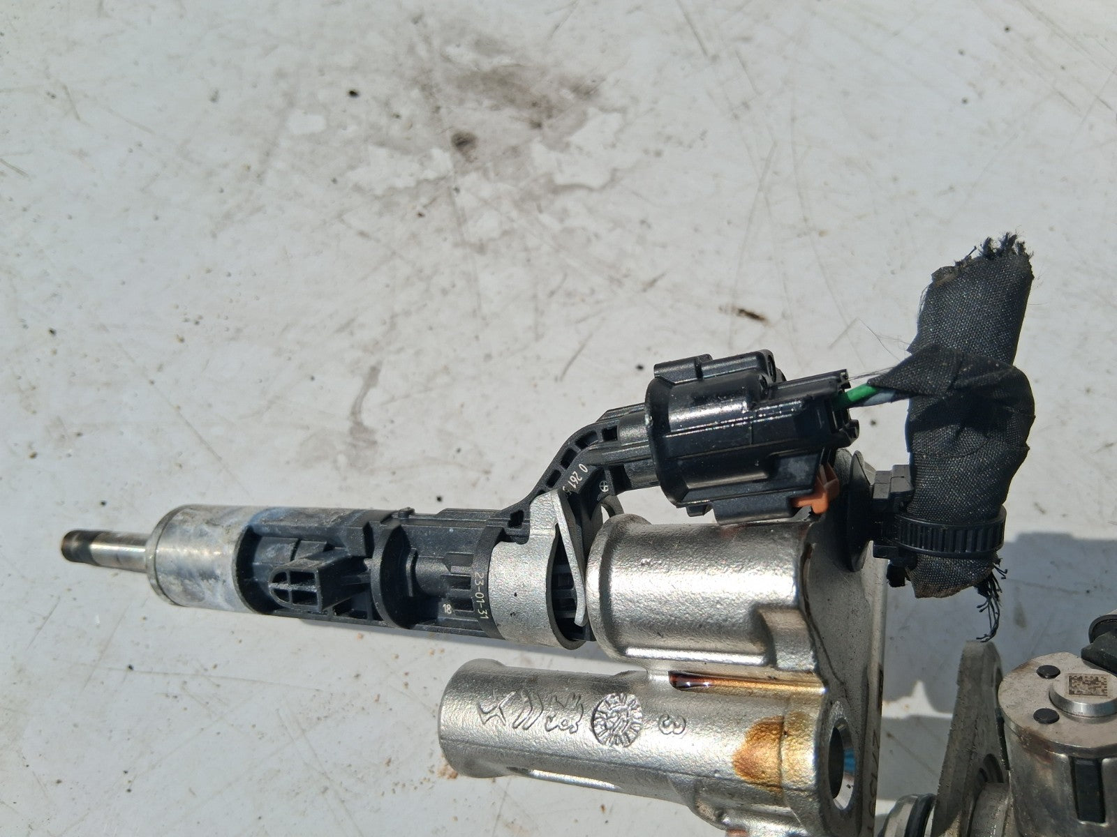 2021 CITROEN C4 MK3 1.2 PETROL INJECTOR FUEL RAIL 9830305880