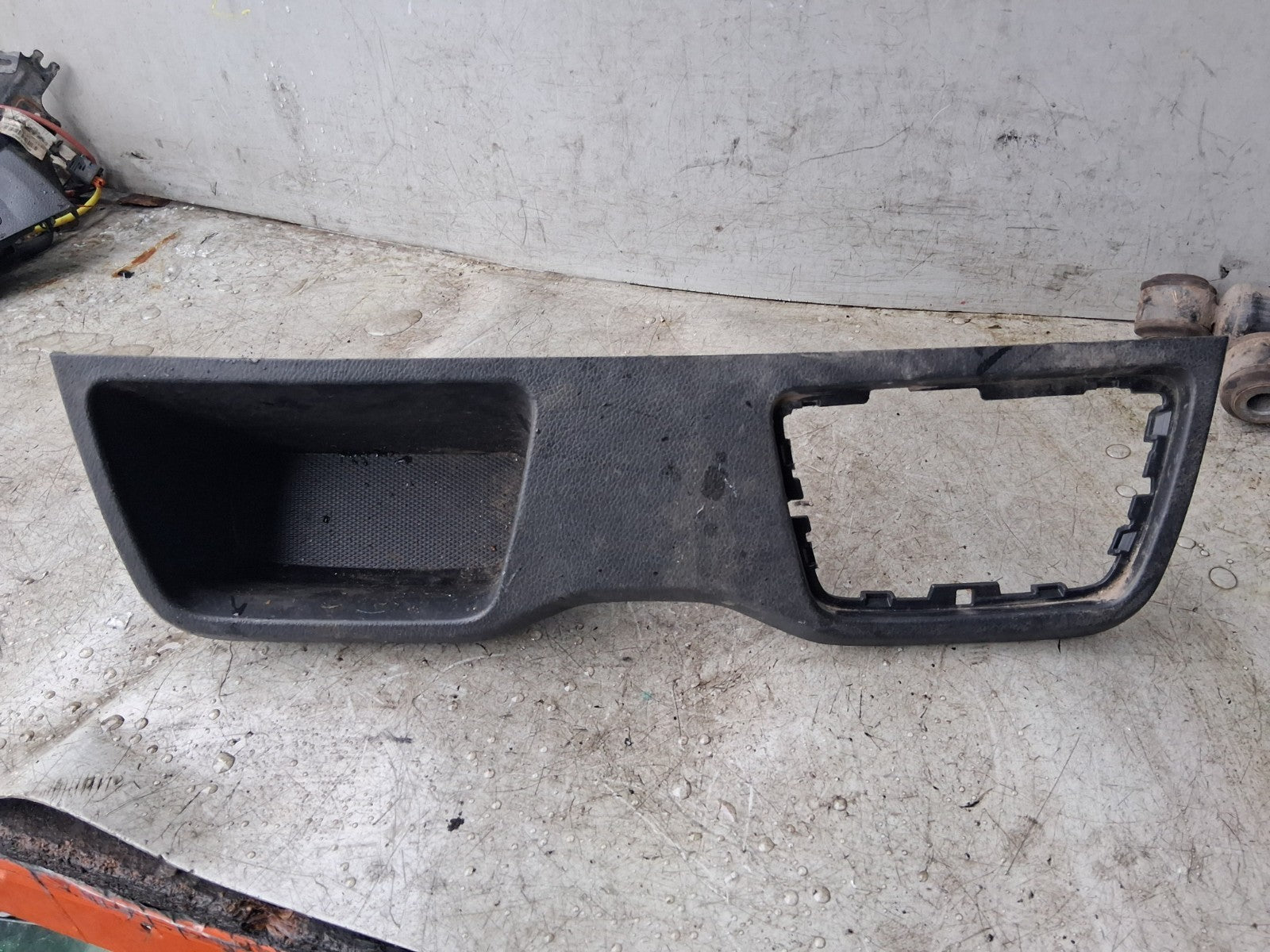 2021 MERCEDES SPRINTER W907 GEAR SHIFT SURROUND TRIM A9106833800