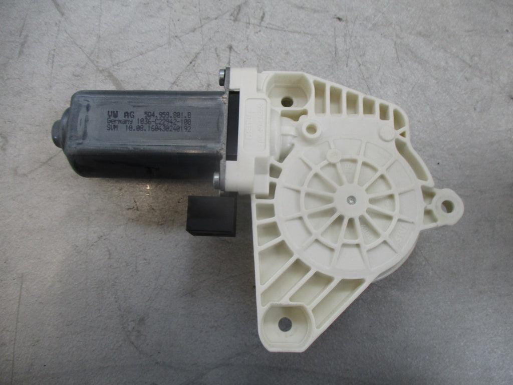 VOLKSWAGEN VW GOLF MK7 2016 NSF PASSENGER FRONT WINDOW MOTOR ONLY 5Q4959801B
