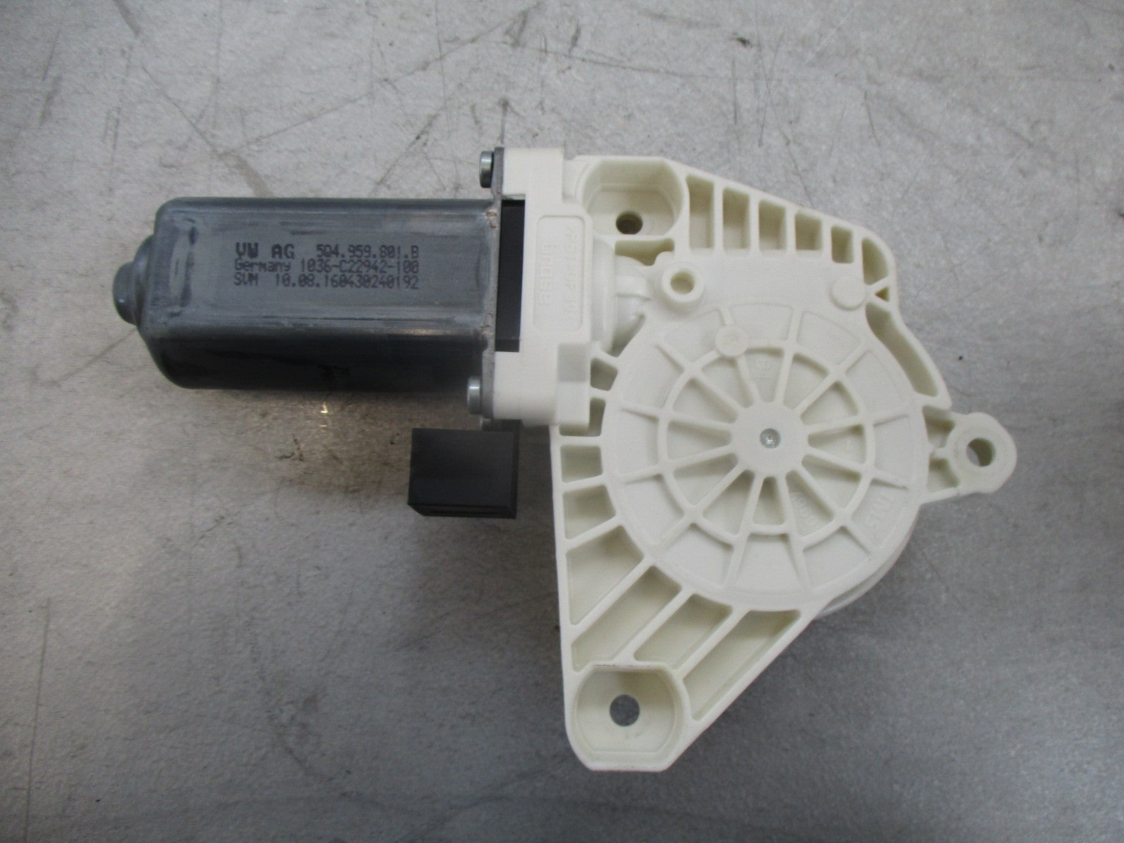 VOLKSWAGEN VW GOLF MK7 2016 NSF PASSENGER FRONT WINDOW MOTOR ONLY 5Q4959801B