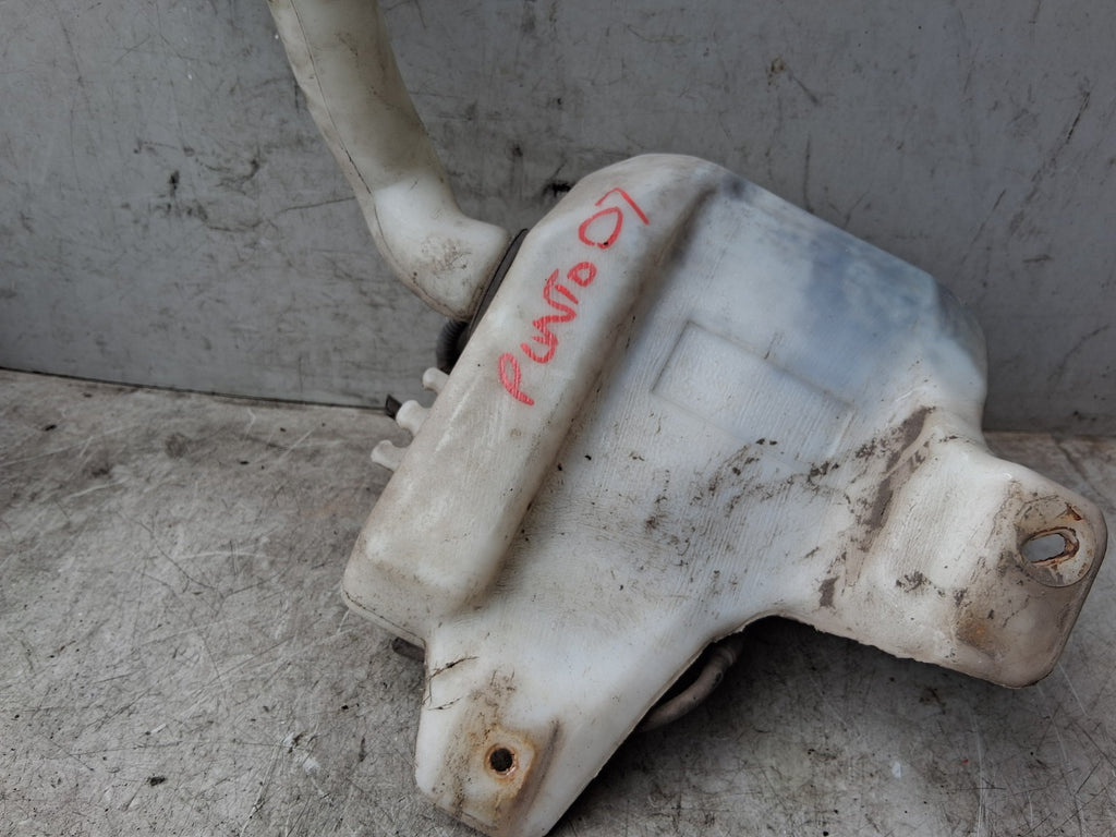 2007 FIAT GRANDE PUNTO FRONT WINDSCREEN WASHER BOTTLE RESERVOIR 55702892