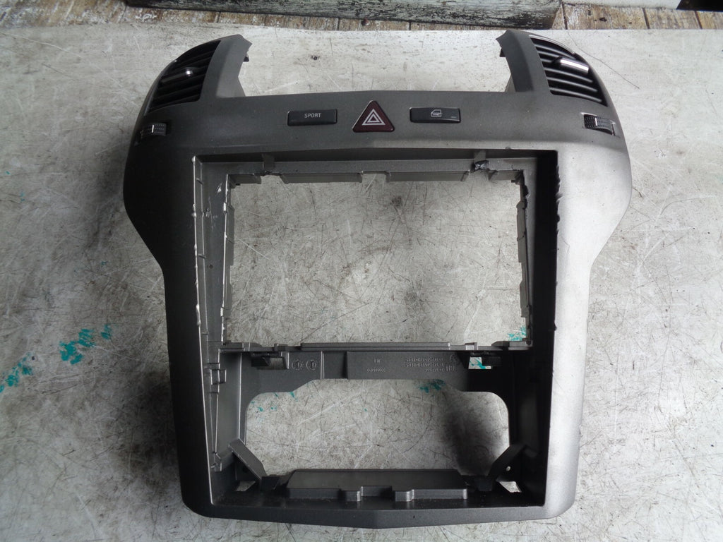 VAUXHALL ZAFIRA B MK2 2006 FRONT CENTRE CONSOLE SURROUND TRIM 13162556