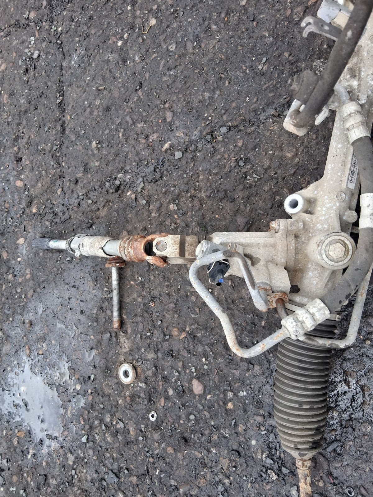 2015 MERCEDES C CLASS W204 POWER STEERING RACK A20411011018