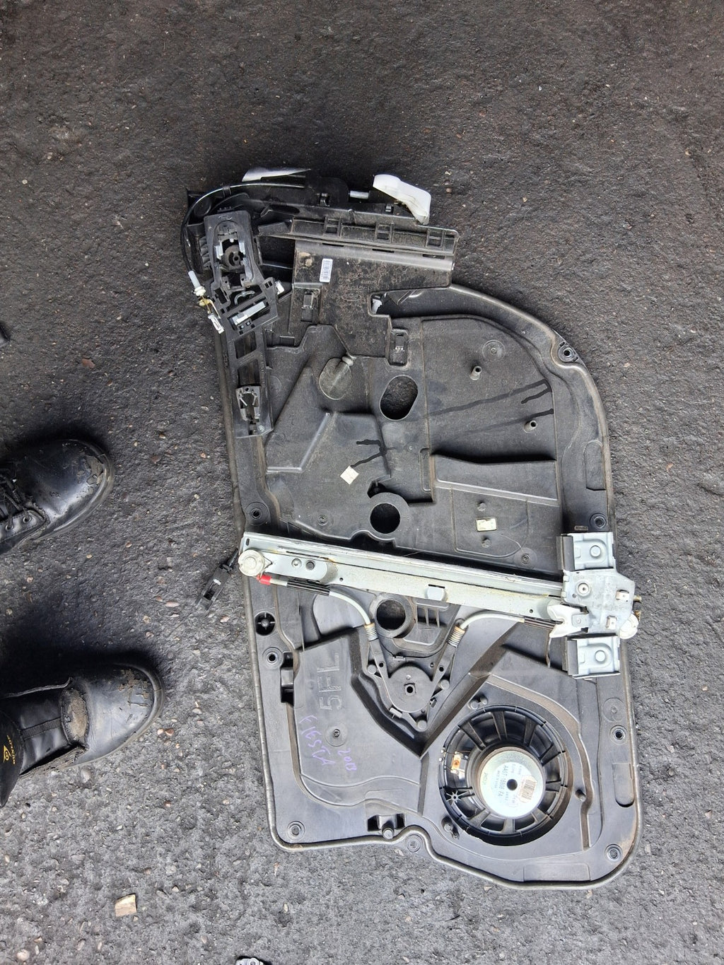 2014 FORD FIESTA MK7 NSF PASSENGER SIDE FRONT LEFT DOOR LOCK MOTOR REGULATOR