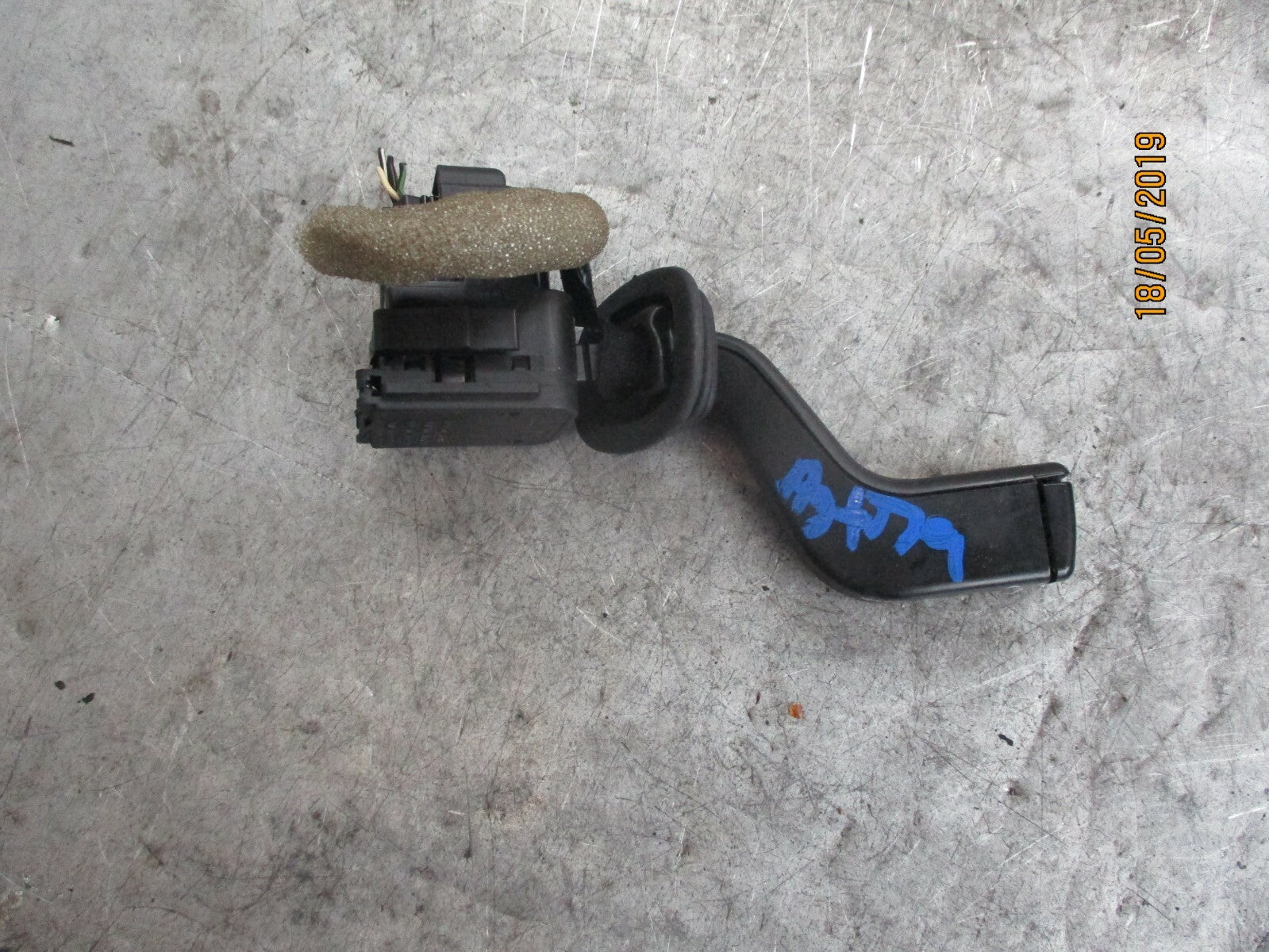 VAUXHALL ASTRA G  INDICATOR CONTROL SWITCH STALK 90560990