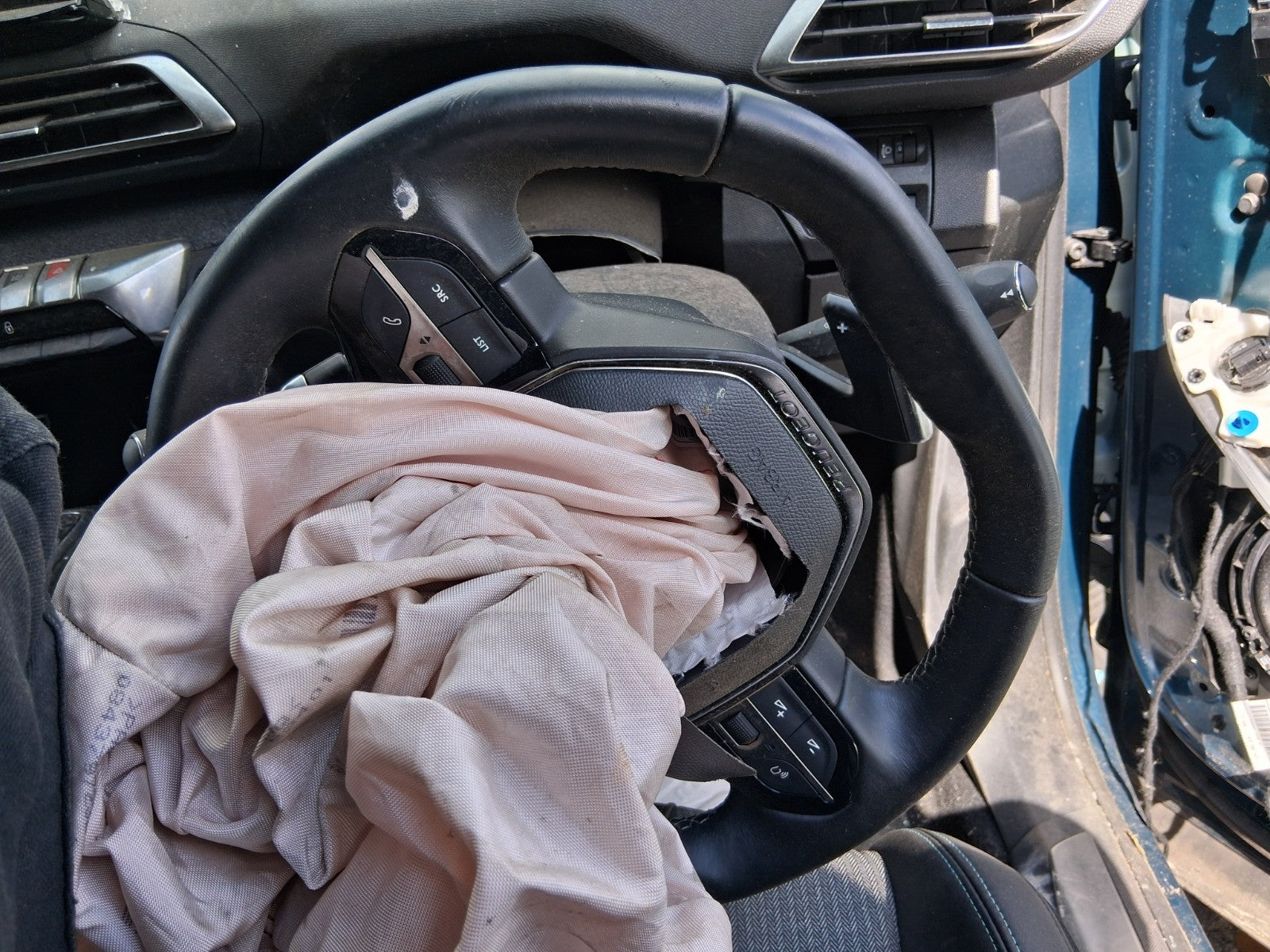 2023 PEUGEOT 5008 MK2 MULTIFUNCTIONAL STEERING WHEEL BLACK
